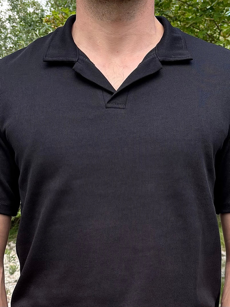 Polo Noir Col ouvert souple