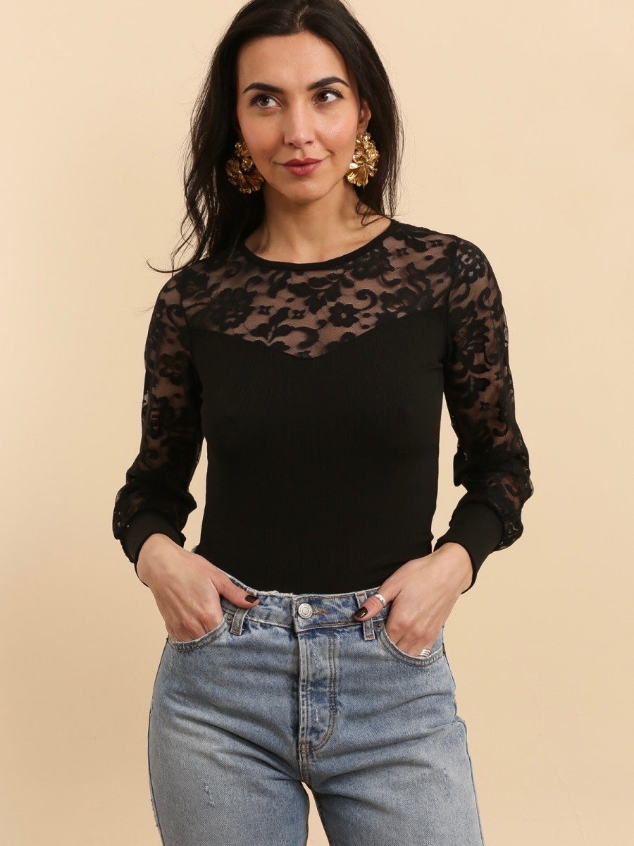 Haut Noir à Dentelle